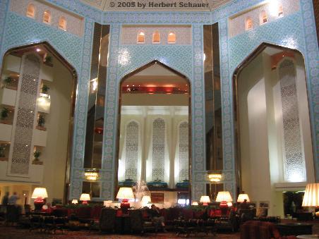 Hotelhalle des Al Bustan