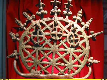 zeremonielles Symbol aus Bronze - Alaca Höyük - 2. Hälfte 3. Jahrtausend v. Chr.