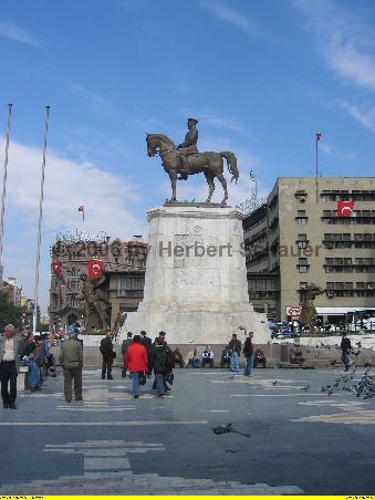 Ulus - großer Platz der Neustadt