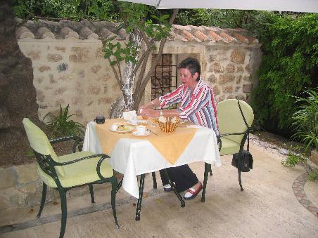 Frühstück im Dogan-House