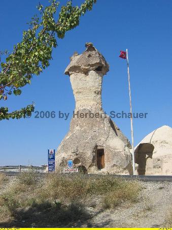 Gendarmerie im Tuffsteinkegel