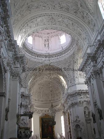 Innenraum von St. Peter und Paul