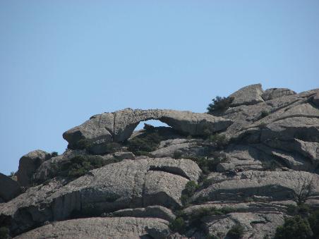 Man muss nicht bis in die USA zum Arches-Nationalparc reisen, um Felsbrücken zu sehen