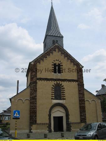 Westturm - die Verlängerung der Seitenschiffe zur Westfront ist nicht ursprünglich