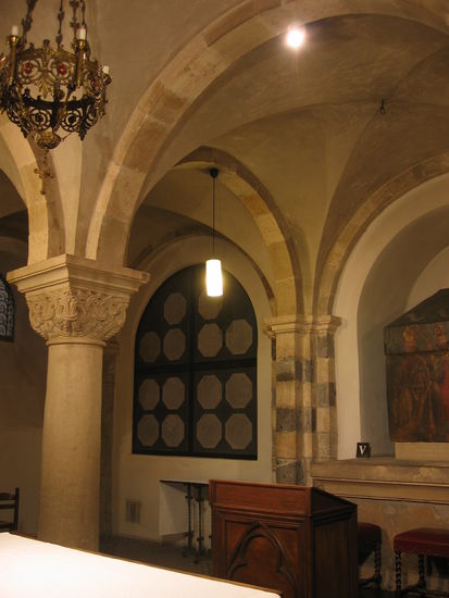 reichhaltig skulptierte Kapitelle - wie auch in der Liebfrauenkirche