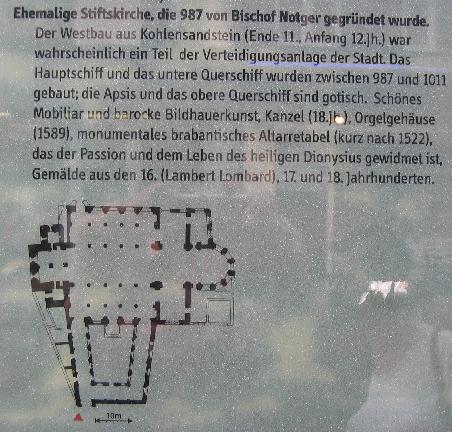 Erläuterungen vor der Kirche Saint-Denis