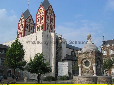 Leider war auch hier der Westbau und große Teile der Kirche eingerüstet - neue Bilder werden nach vollendeter Restaurierung eingestellt