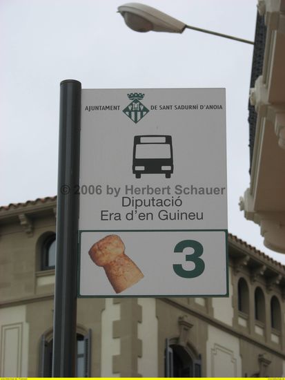 selbst die Bushaltestellen sind typisch!
- Cava Korken -