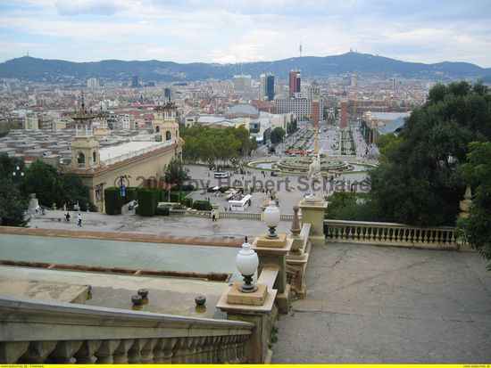 Blick vom Nationalmuseum auf die Plaça d'Espana