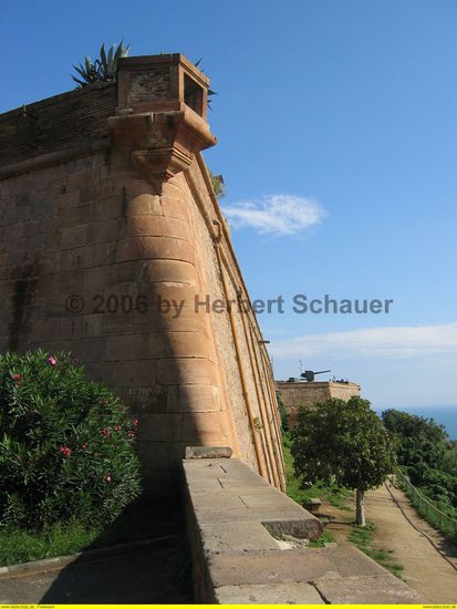 typische Ecke einer Zitadellen-Escarpe