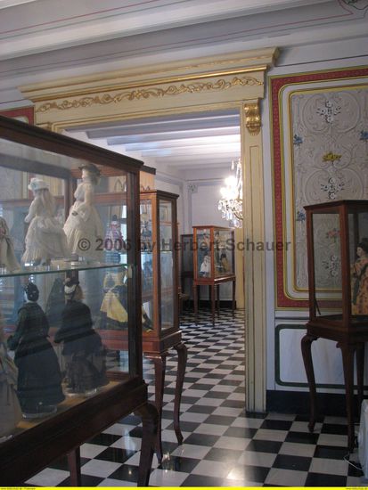 Puppensammlung im obersten Geschoß