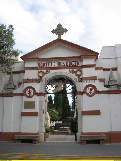 Eingang zum Friedhof