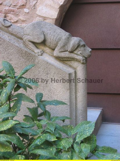 und 'Wachhund' an der Treppe