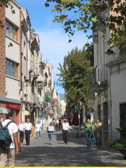 die geschäftige Carrer del Capucins