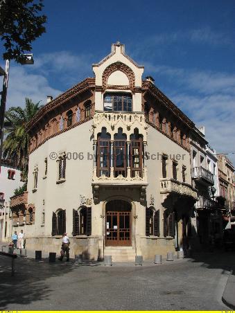 Casa Domenech - Architekt: Lluis Domenech i Montaner - 1908-1910 -
Ecke Riera Gavarra und Riera Buscarons