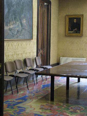 Wartezimmer einer Rechtsanwaltskanzlei in der Casa Masferrer - man beachte Boden und Türe