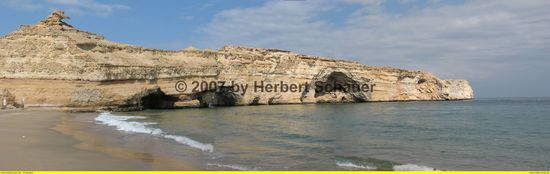 Küste am Strand des Shangri-Resorts