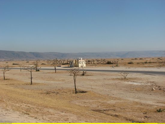 öffentliche Toilette in der Salalahebene