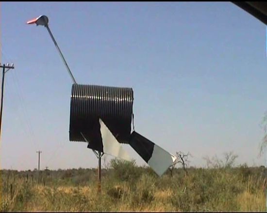 Hinweis auf die Straußenfarm