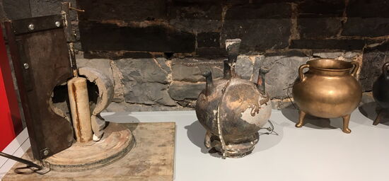 Formen aus <keramik zur Aufnahme von flüssigem Metall