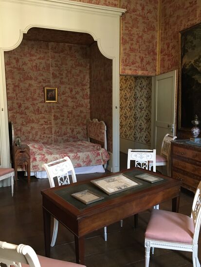 Schlafzimmer des Herzogs - in diesem Raum wohnten die Herzöge von Beaufort-Spontin bei ihren Besuchen in Freyr, nachdem sie sich Mitte des 19. Jahrhunderts in Florennes niedergelassen hatten