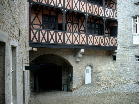 Eingangsbereich mit Fachwerkbalustrade