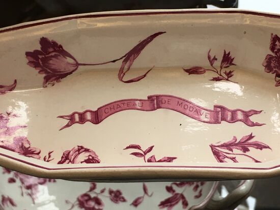 mit hauseigenem Geschirr