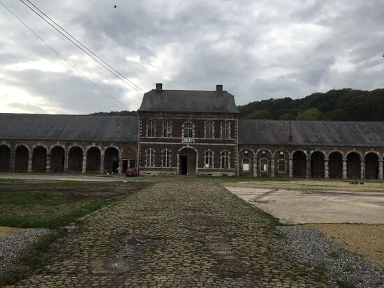 imposanter Bauernhof