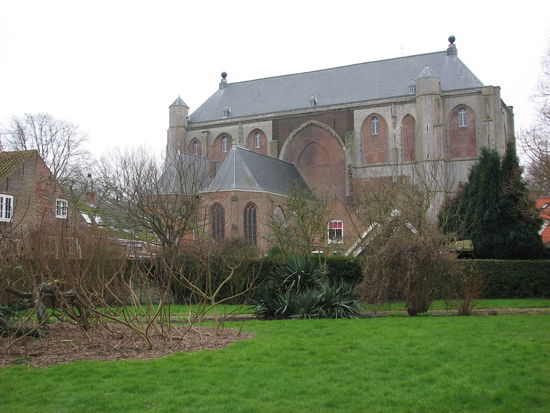 'Grote Kerk' - Kreuzbasilika - Kirche - Armeeklinik - Wohnungen - selbst zu den besten Zeiten Veeres überdimensioniert
