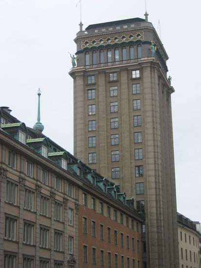 Hochaus mit Jugendstil Kuppel