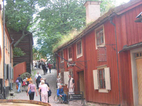 Eingangsstraße zum Skansen-Freilichtmuseum