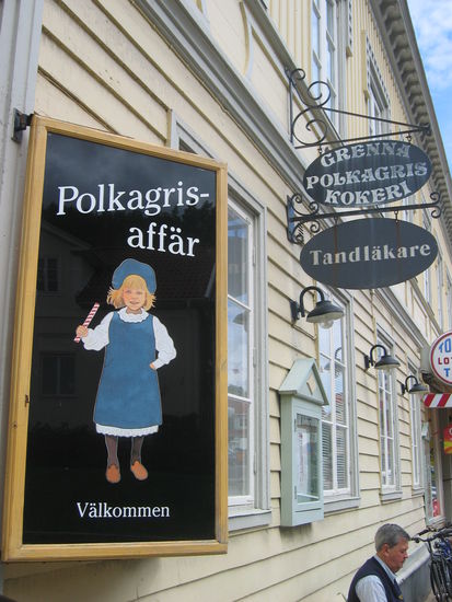 'Polkagris Kokeri' = Zuckerstangenkocherei
