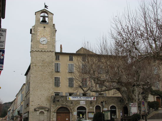 Rathaus mit Uhrenturm