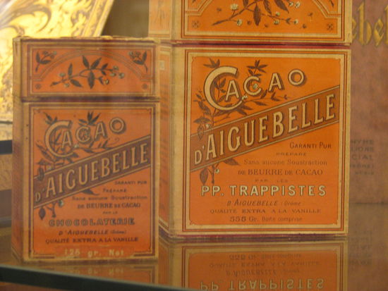 alte Verpackungen für Schokolade auis Aiguebelle