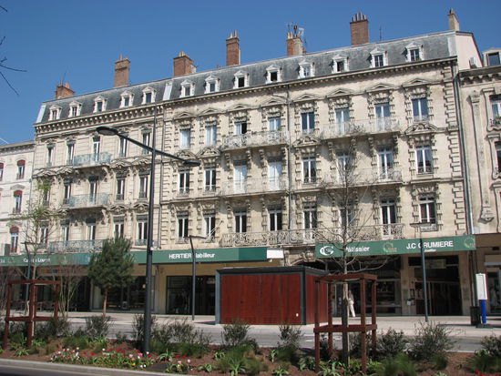 reichverzierte große Häuser am Boulevard Gambetta