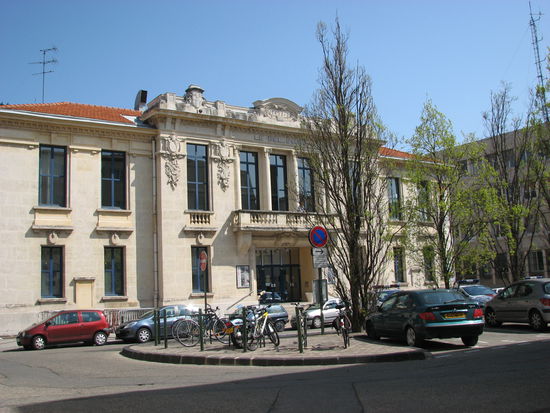 Theater aus dem Jahre 1837 - 1990 umgebaut zum Theater Bel Image