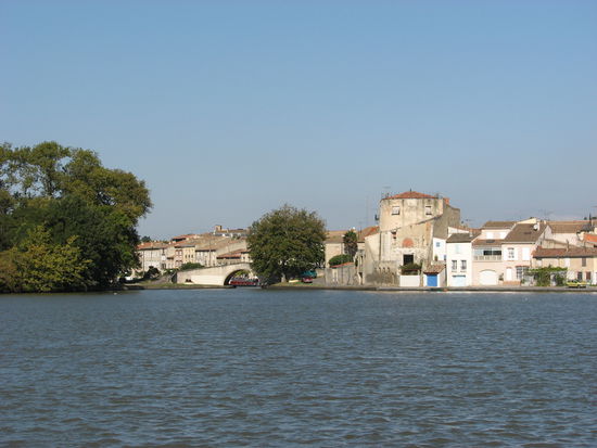 das Grand Bassin war früher der Hafen von Castelnaudary
