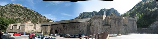 Panorama-Aufnahme vom Osten mit oberhalb liegendem Fort Liberia
