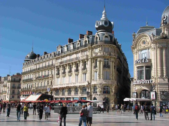 Kaufhäuser an der Place de la Comédie