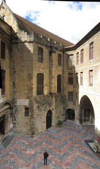 das Palais Vieux  (12. Jh.) - direkt neben der Kathedrale