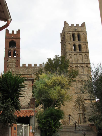 Westfassade der Cathédrale Ste-Eulalie