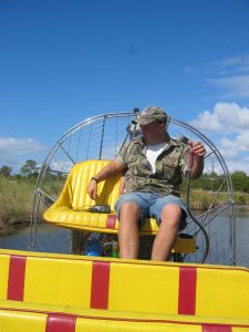 Mit dem Speedboat (Airboat) über das flache Wasser