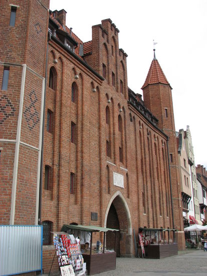 Frauentor - jünger als das Brotbänketor aber doch ähnlich