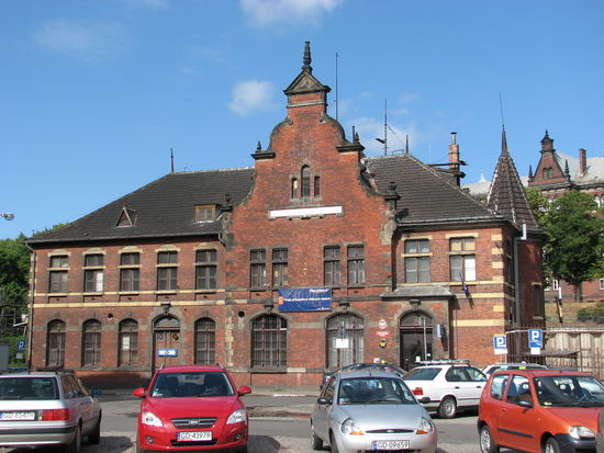 Direkt neben dem Bahnhof sind die Gebäude des Nationalmuseums