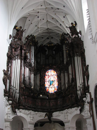 große Orgel - mit beweglichen Engeln mit Instrumenten