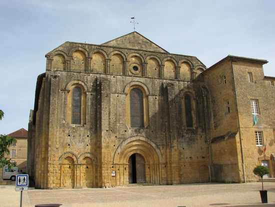 Abtei Cadouin - ehemaliges Zisterzienser Kloster - 1115 gegründet - 1154 fertiggestellt