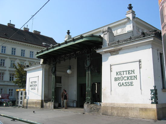 Stadtbahnstation Kettenbrückengasse