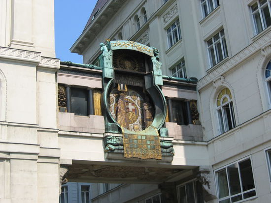 Anker-Hof - 1912-1914 - Ernst von Gotthilf und Alexander Neumann - Anker-Uhr - 1911 - Franz von Matsch