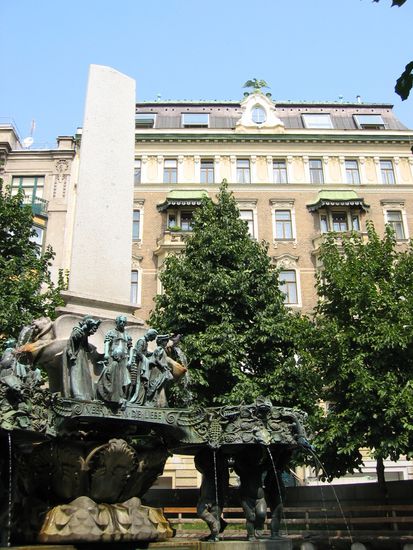 Karl-Borromäus-Brunnen - 1906 - Joze Plecnik