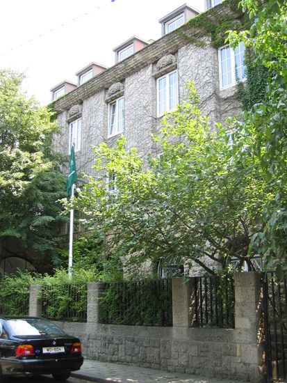 Haus Ast - 1909-11 - Steinfeldgasse 2 - Josef Hoffmann